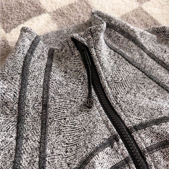 Lululemon Define Jacket - Picture 4 of 5